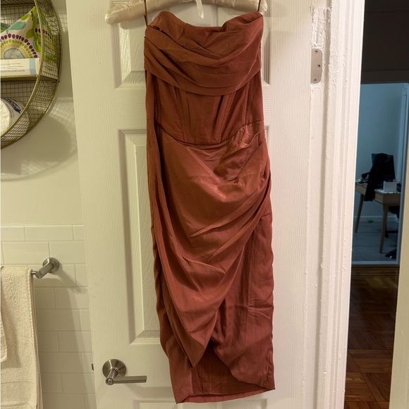 NWT Bardot Jamila Dress Chestnut M - Picture 4 of 6